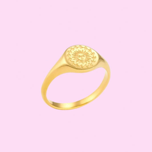 Hypoallergenic gold engraved The Sun Empress Ring